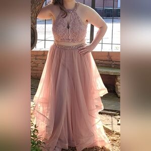 Elegant Pink Lace Formal Gown